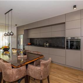 5 bedroom villa with pool near Crikvenica, sleeps 10